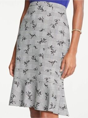 Ann Taylor Skirt Back Houndstooth Plaid Floral Pencil Flounce Skirt